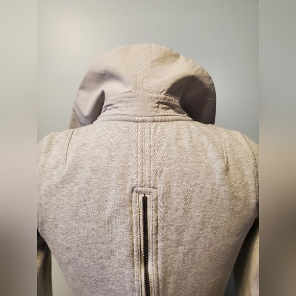 Lululemon En Route Light Heather Grey Jacket Athletic Workout Sweatshirt 4 - Picture 12 of 13